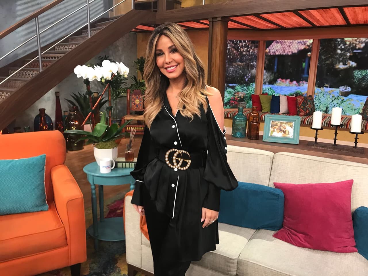 La periodista está feliz en su regreso a Univision, para conducir (como lo hizo años atrás) la alfombra de Premio Lo Nuestro.