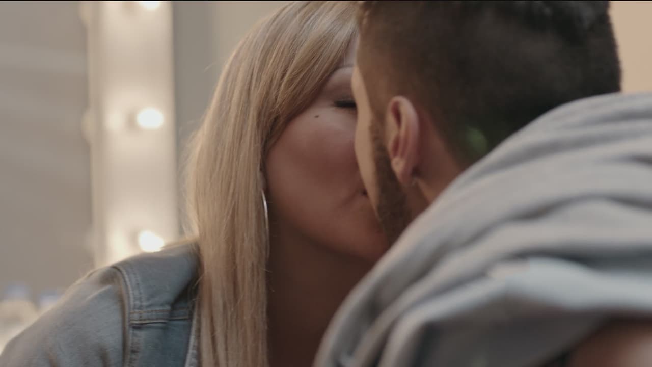 'El Pelón' trabajaba en el departamento de promoción en una estación radiofónica.