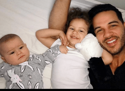 Silvana y Anabella son las dos hijas de nuestro chef, él se derrite de amor por ellas.
<br>