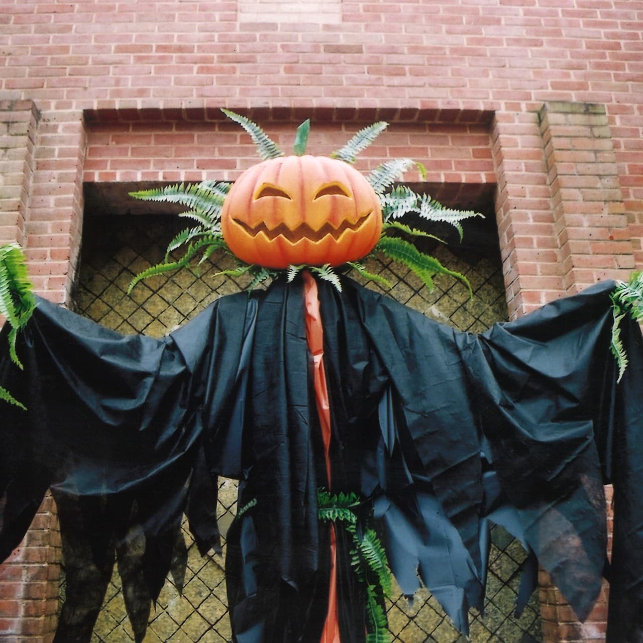 <b><a href="https://atlantabg.org/plan-your-visit/atlanta-garden-calendar/scarecrows-in-the-garden/?discoveratlanta">Scarecrows in the Garden (Hasta el 30 de octubre)</a></b>. Cada otoño, disfruta de creativos espantapájaros hechos a mano por empresas, particulares, escuelas y organizaciones, repartidos por todo el Atlanta Botanical Garden.