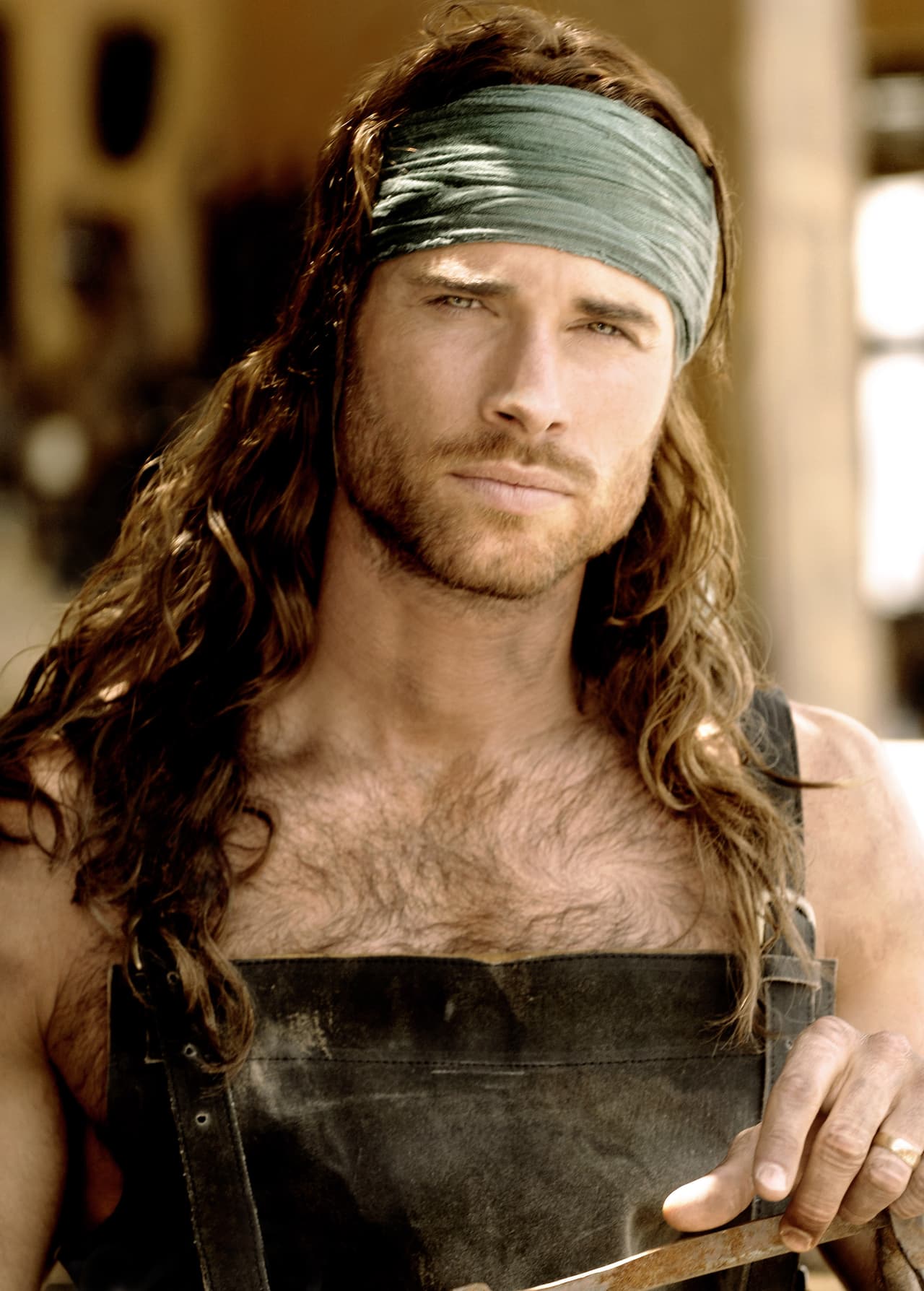 Luego del rapto de ella, su hermana Rita (
<b>Maite Embil</b>) recibe la carta de Camila pidiendo ayuda para ser liberada, pero ella la ignora para casarse con Santiago.