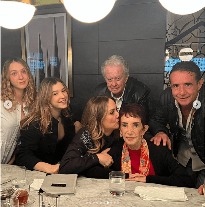 Andrea Legarreta despidió a su mamá con fotos del recuerdo