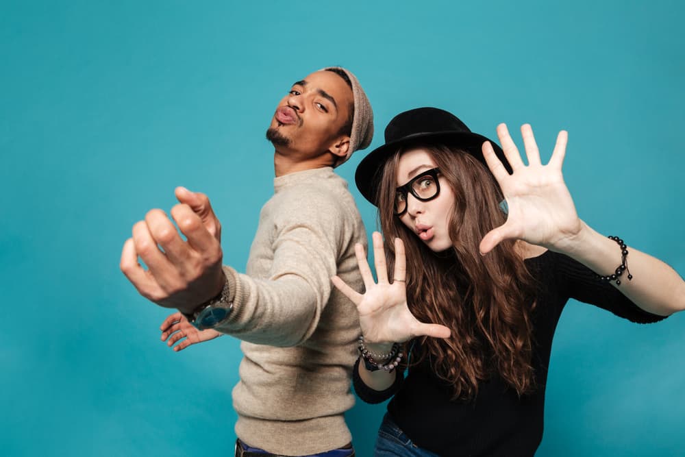 <b>La Liebre en el Mes del Mono (Los nacidos en 1939, 1951, 1963, 1975, 1987, 1999, 2011)</b>
<br>
<br>Aparta de tu vida romántica esas exigencias fuertes que solamente estropean tu horizonte sentimental. Ahora se ha iniciado una etapa feliz y en tu panorama afectivo nacen compromisos amorosos, parejas, y uniones libres de todo tipo.