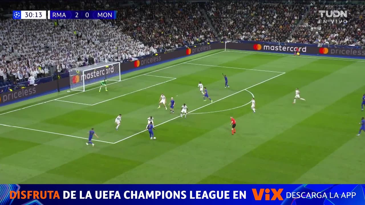 ¡Casi firma un golazo! El poste que salva al Real Madrid del primero