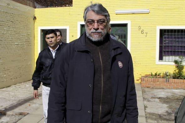 Junio 21- El Congreso paraguayo abre un "juicio político" para destituir al presidente Fernando Lugo por "mal desempeño", luego de la muerte de 17 personas en un enfrentamiento entre policías y campesinos en una hacienda de Curuguaty. Un día después fue destituido.