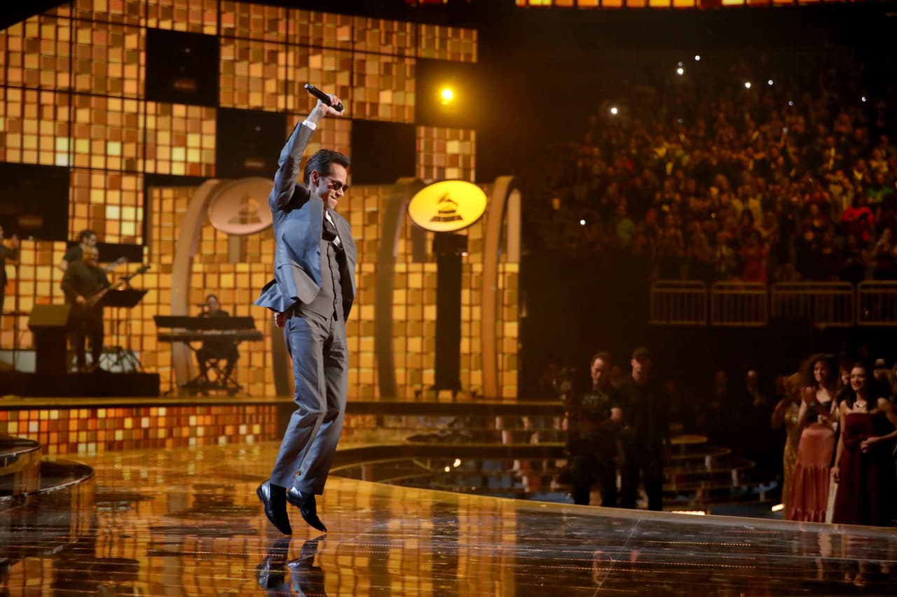 Además de actuar con su exesposa Jennifer López, Marc Anthony tuvo una actuación por separado.