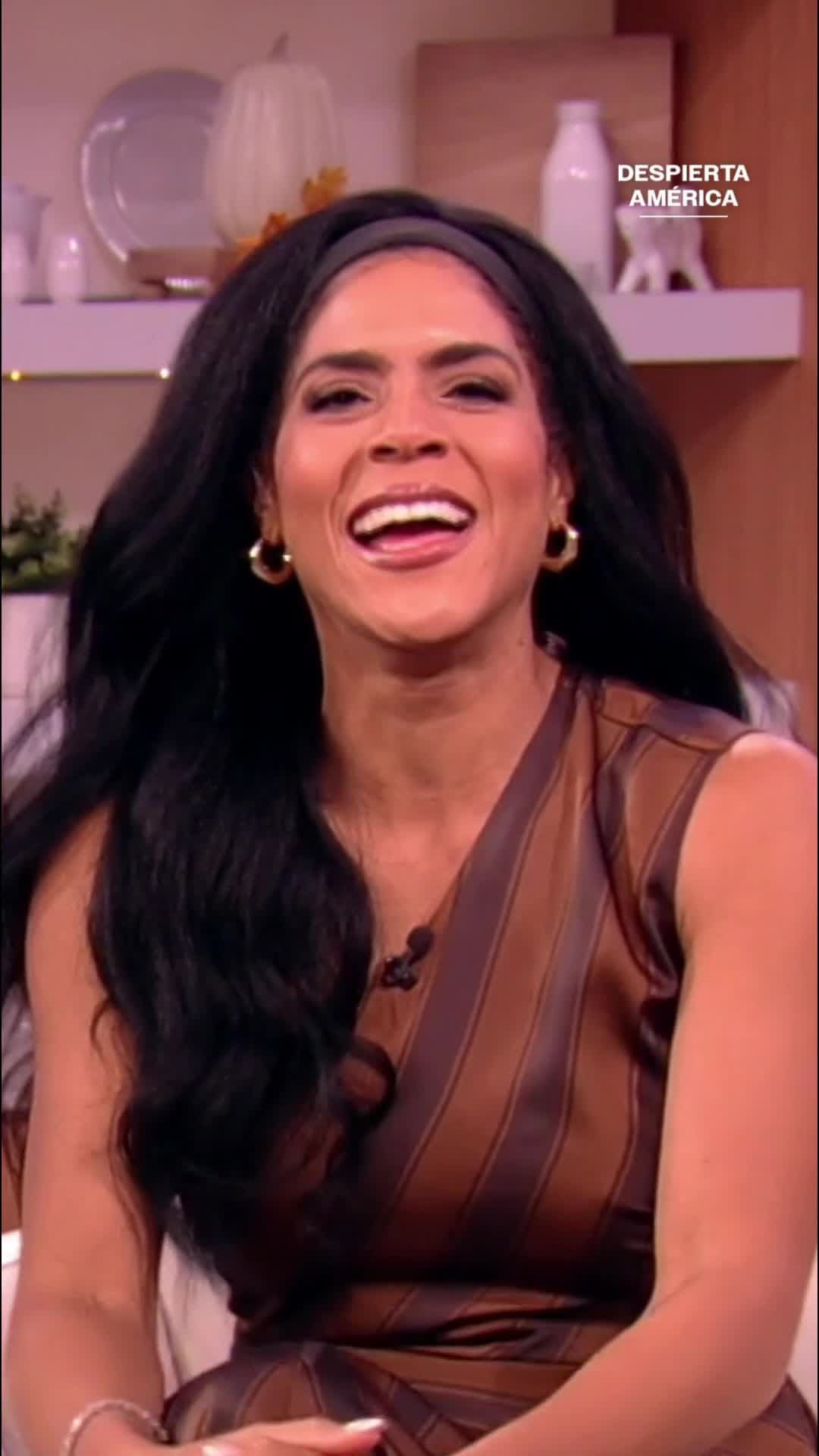 Francisca confiesa que no sabe manejar su cabello lacio