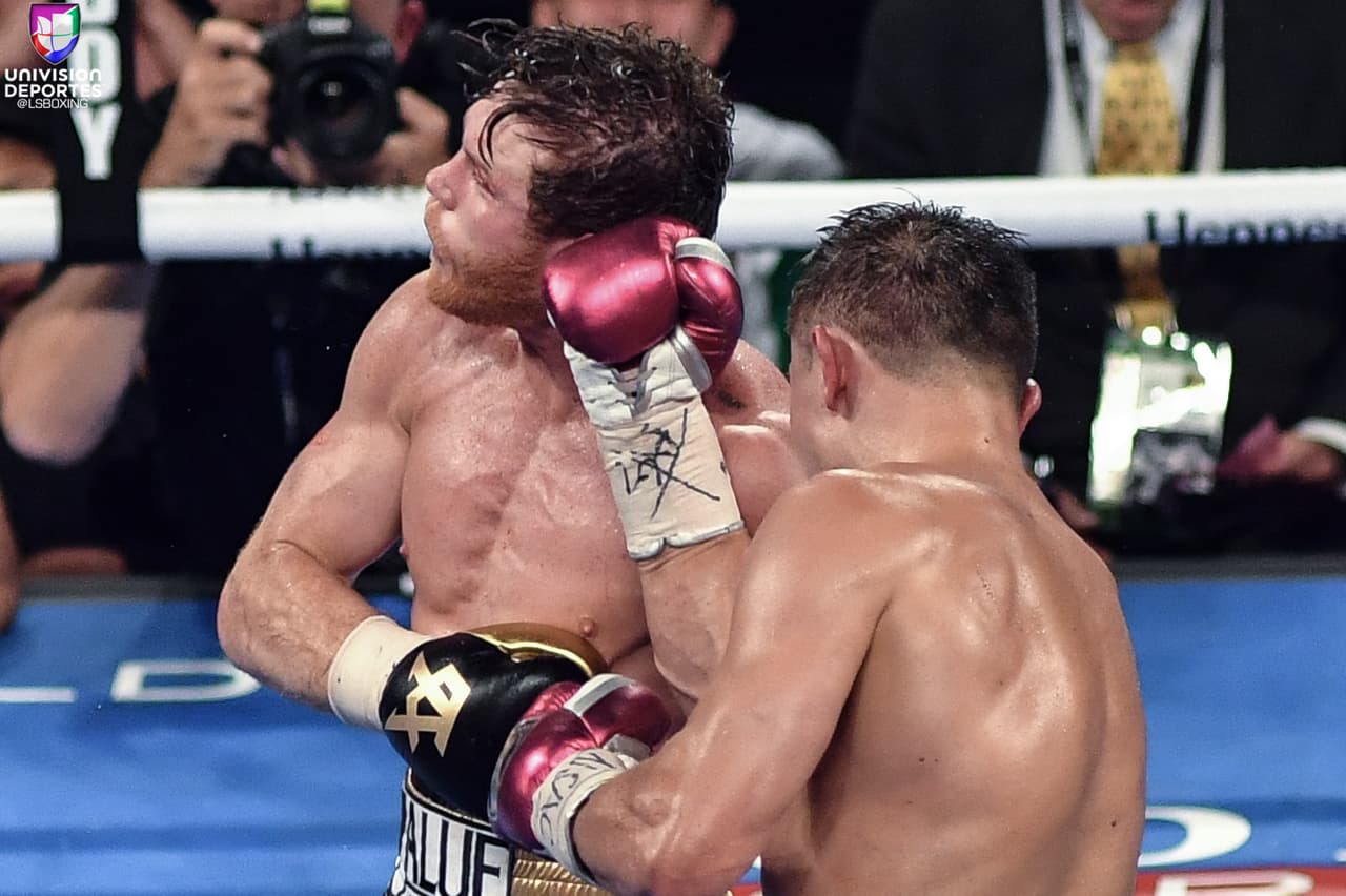 Gennady Golovkin utilizó un recurso que en el primer combate no usó tanto: el uppercut. El kazajo intentó quebrantar el mentón del peleador mexicano en los primeros asaltos.