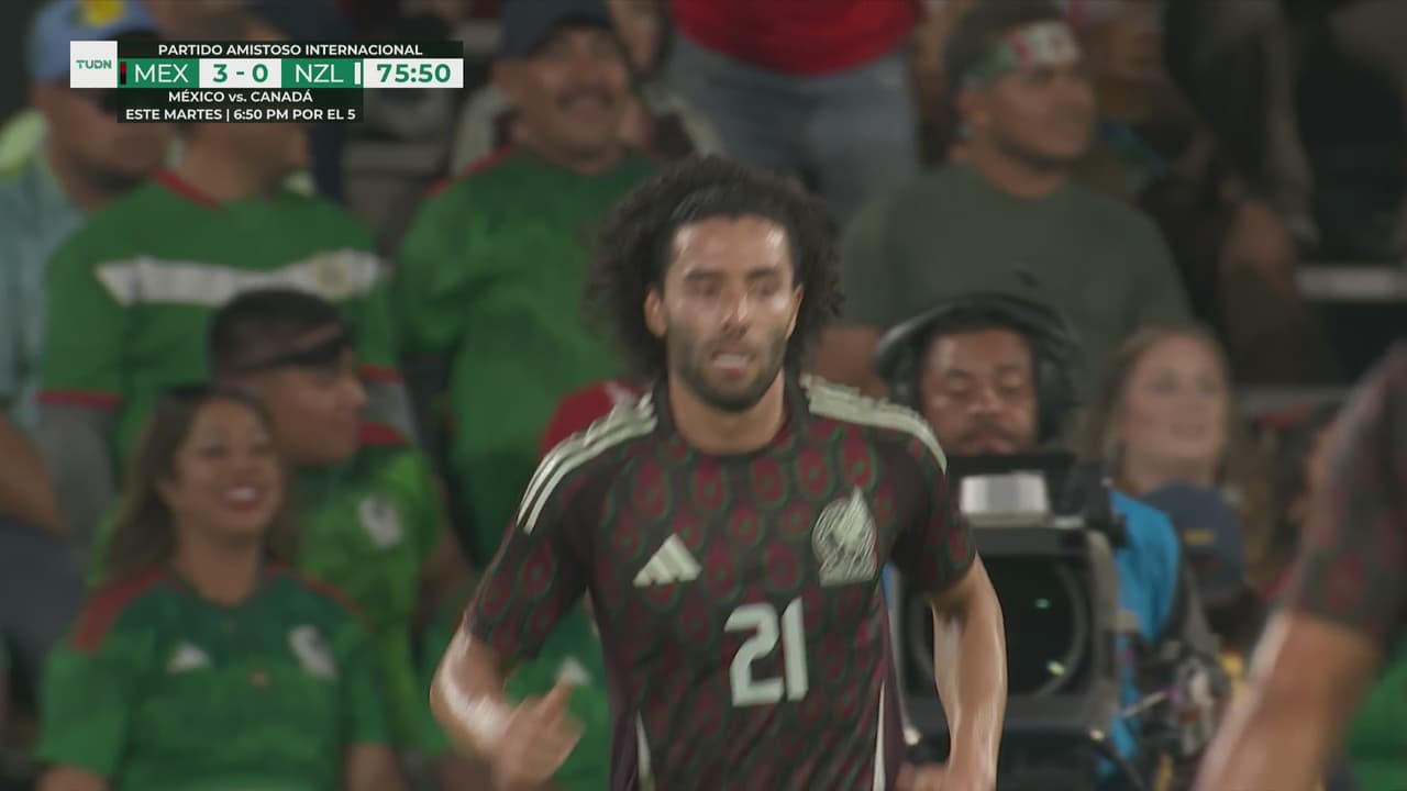 ¡Le pegó como venía! 'Chino', por encima del arco