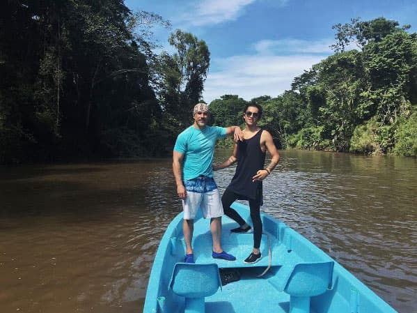 Su padre es el actor y productor Sergio Mayer, de él sacó su pasión por el deporte y el modelaje.