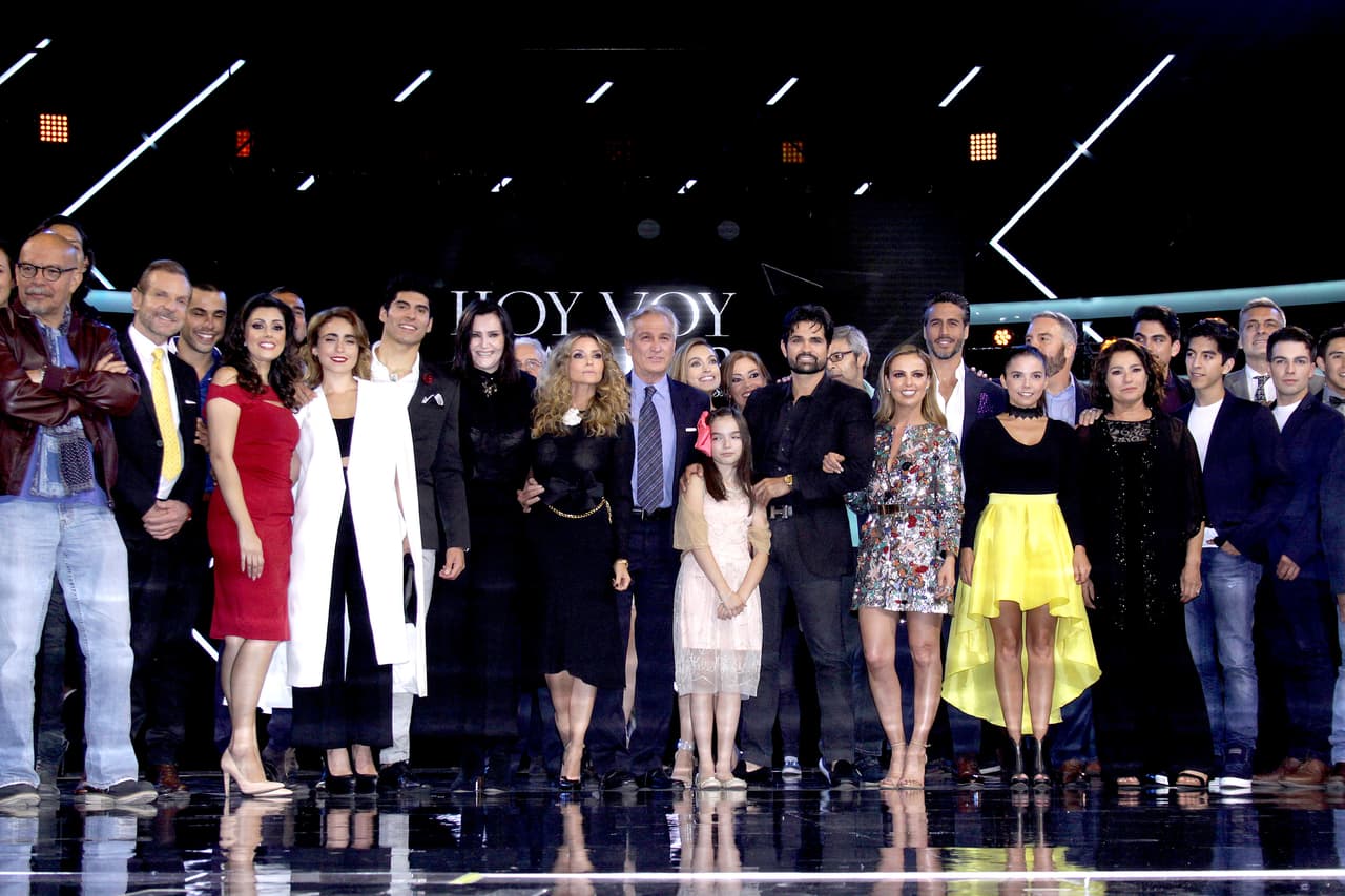 Para la serie, 
<b><a href="http://www.univision.com/temas/lupita-dalessio">Lupita D'alessio</a></b> grabó una canción inédita que la emocionó al borde de las lágrimas cuando leyó la letra.