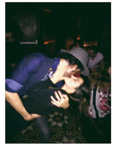 Al ser cuestionada acerca de si ya había recibido el anillo de compromiso, Maite respondió: "Sí, ya, pero eso es cosa mía".