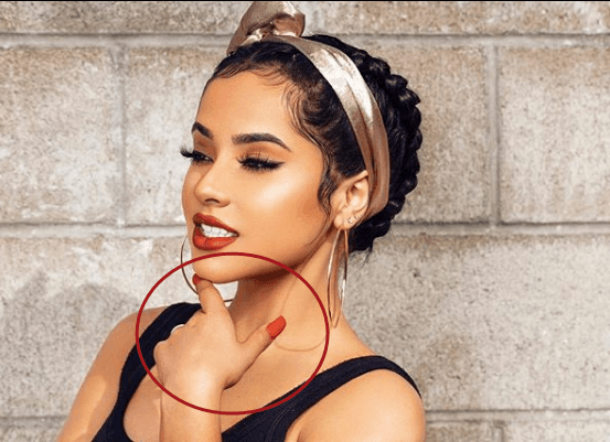 Ya sea cuadradas o en corte almendra, estas uñas se le ven increíbles y si te fijas, cuando tienes las manos arregladas no necesitas muchos más accesorios en las manos, ellas lucen por sí solas.