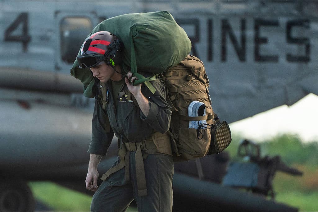 La gobernadora Jenniffer González Colón informó el martes, 2 de septiembre, públicamente, que hay
<b>"más de 1,000 efectivos"</b> de la Marina de Estados Unidos realizando prácticas en tres antiguas bases militares de la isla. Tres días después, fuentes de la agencia Reuters confirman que la semana próxima,
<b><a href="https://www.univision.com/noticias/politica/gobierno-de-trump-en-vivo-ultimas-noticias-viernes-5-de-septiembre" target="_blank">el presidente Donald Trump enviará 10 aviones de combate F-35 a Puerto Rico</a></b>.