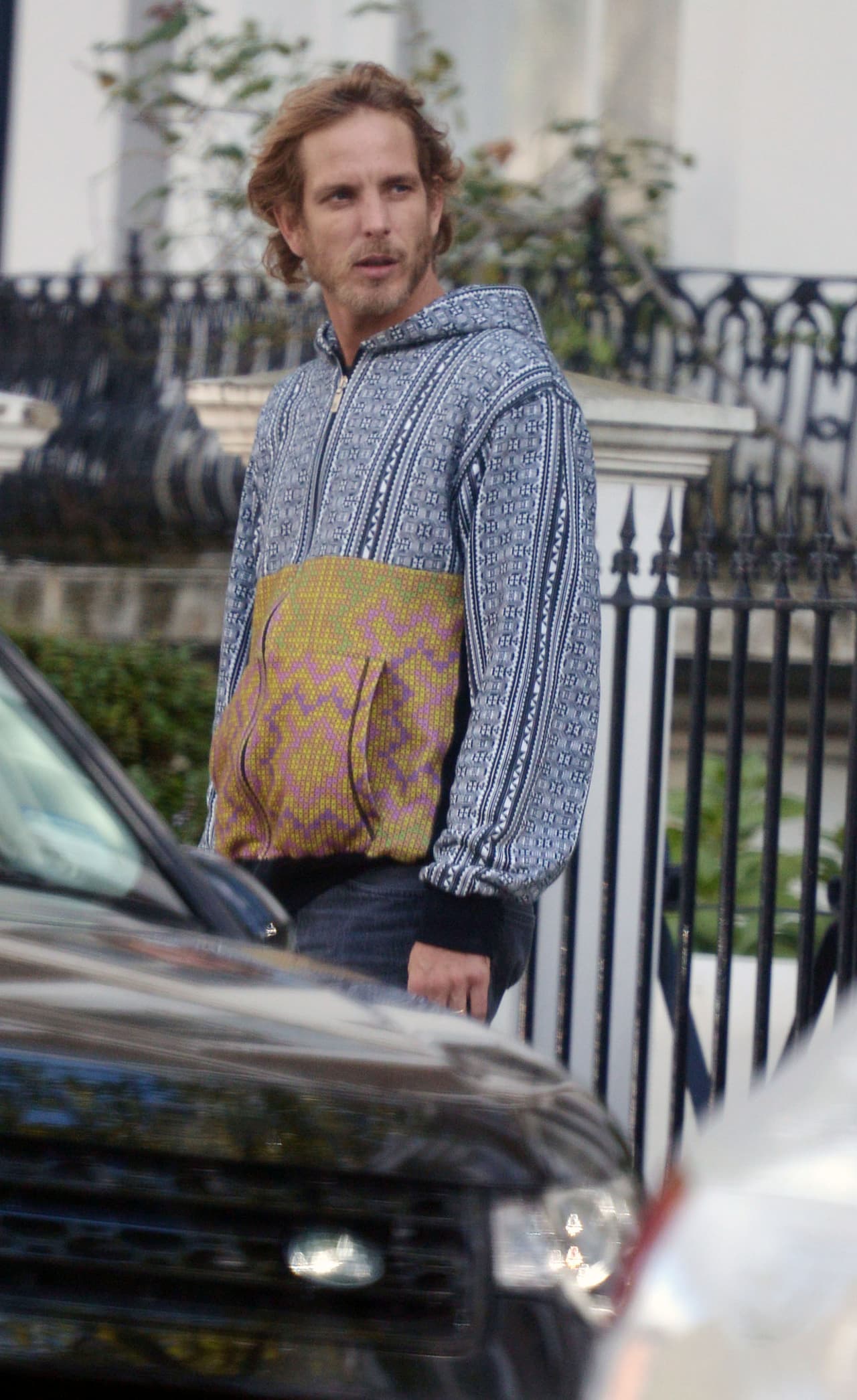 Aquí Andrea esperando a que llegaran de su paseo.