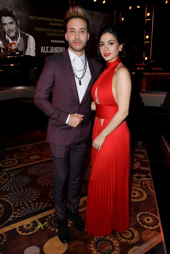 En una entrevista con el programa de Univision ‘
<i>Sal y Pimienta</i>’, ella misma dijo que ese día el cantante se dirigía a encontrarse con otra mujer, pero ella le llamó más la atención.