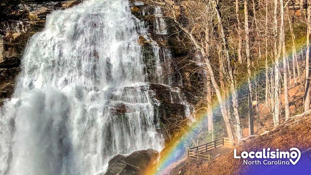 Así es Rainbow Falls, la aventura a conquistar en Carolina del Norte en noviembre 2023