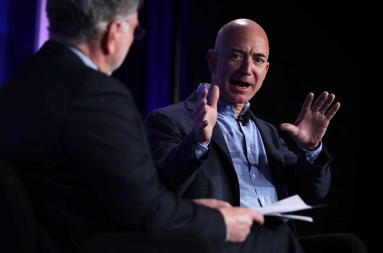 En 2013, el fundador de Amazon, Jeff Bezos, adquirió The Washington Post.