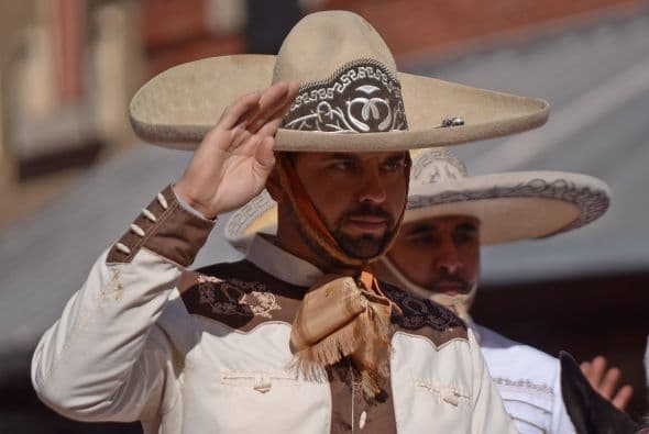 <a href="https://cowtowncoliseum.com/events/apha-vaquero-gathering" target="_blank">Puede comprar sus boletos con<b> </b>anticipación</a> para experimentar la historia del Vaquero de Texas en tres presentaciones de charros, escaramuzas y los vaqueros de hoy en día: Viernes 8 de octubre a las 12 pm. - Vaquero Early Days. Sábado 8 de octubre a las 12 pm. - Ranch and Trail Vaqueros. Domingo 10 de octubre a las 2 pm. - Vaquero Celebración.
<br>