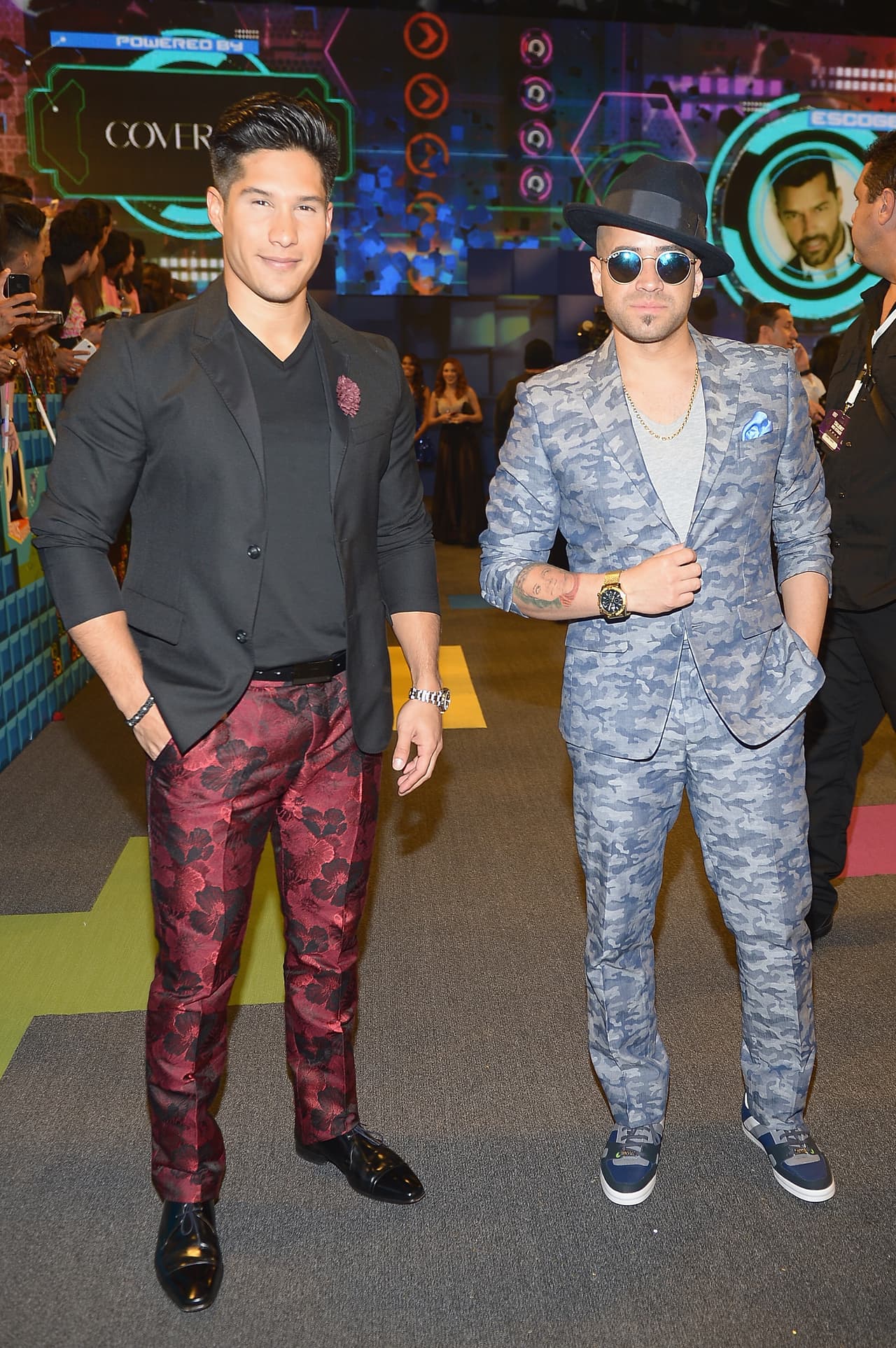 Para 2015, su imagen fue más divertida. Siempre serán recordados como uno de los grandes duetos que han pisado el escenario de Premios Juventud.