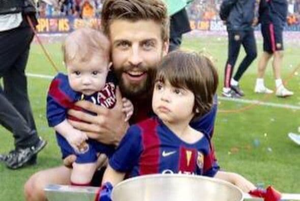 Piqué festejó el triunfo del Barcelona en la liga con esta foto.