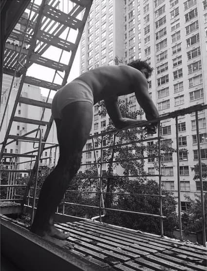 Iván Sánchez dejó a sus fans con la boca abierta cuando compartió esta imagen donde se le ve con muy poca ropa.