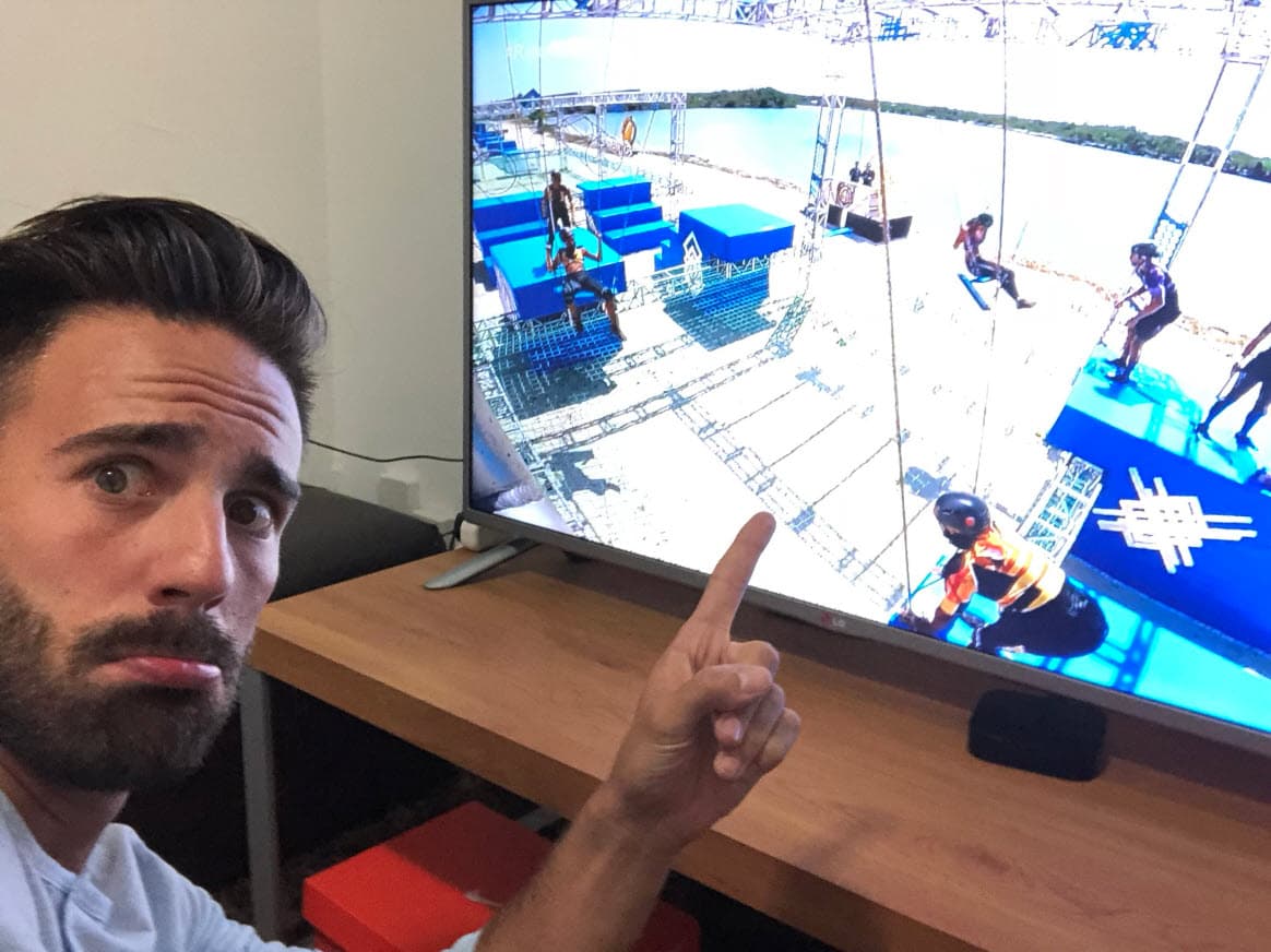 Y aunque sigue entrenando para su siguiente maratón, no ha dejado de apoyar a sus compañeros a través de la televisión y las redes sociales.