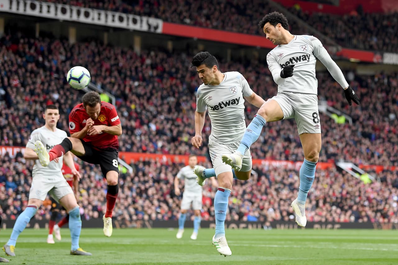 Además, con Felipe Anderson también los visitantes llegaban al área de David De Gea aunque no encontraban el gol.