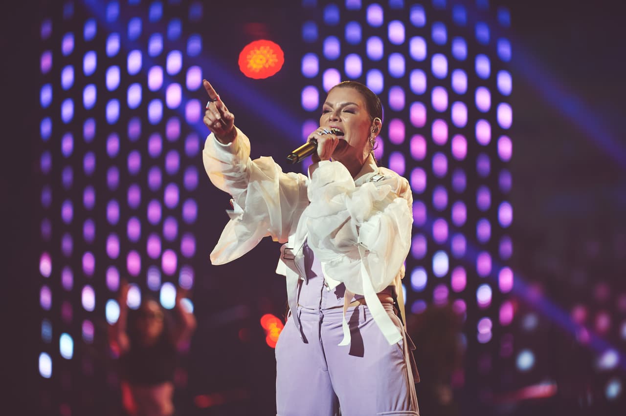 Olga Tañón es una fuerte tendencia en la industria de la música con una inconfundible voz, electrizante escenografía y un catálogo de más de 23 álbumes.