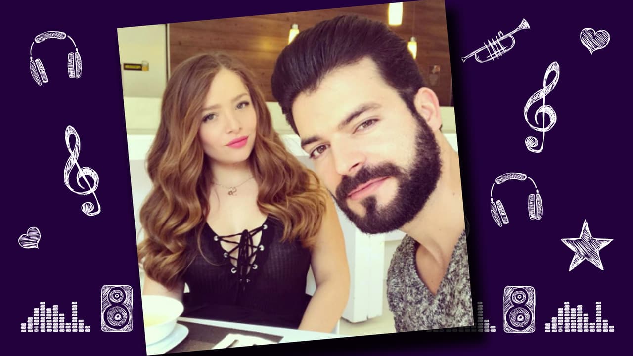 Adrián y Sandra se conocieron durante las grabaciones de la telenovela Rosario en 2013. El actor participó en el reality Protagonistas y es todo un galán. La relación de ambos es como todo un cuento de hadas. Ambos disfrutan compartir con la familia, practicar deportes extremos y mantenerse en forma. Adrián apoya 100 por ciento a Sandra en esta nueva aventura musical. Esta parejita y nos encanta y esperamos duren mucho tiempo.