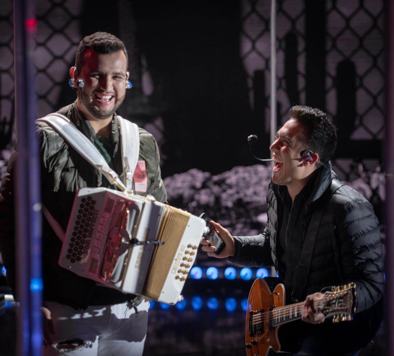 Calibre 50 deleitará al público con su famoso 'Corrido de Juanito'.