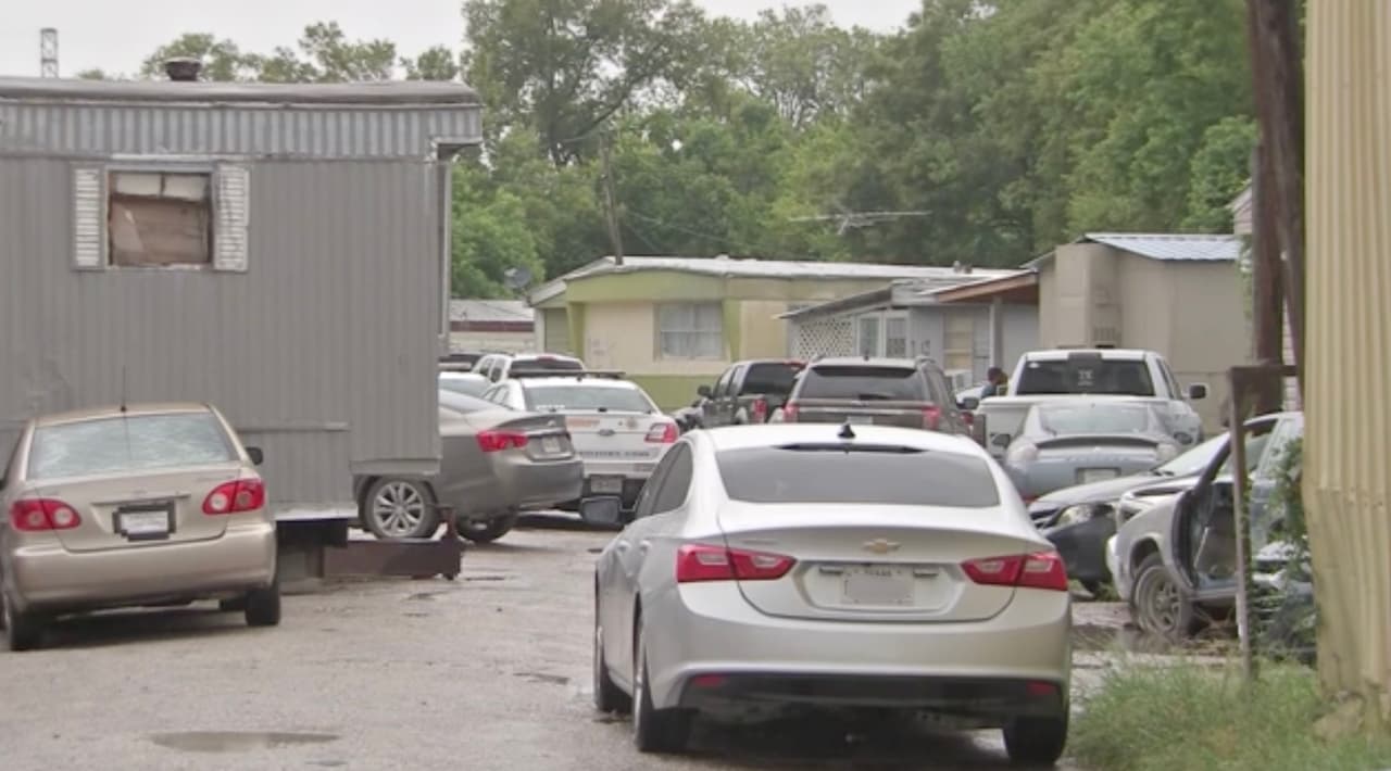 El descubrimiento se realizó el lunes a las 10:24 am en una casa móvil ubicada en la cuadra 15600 de Market Street.