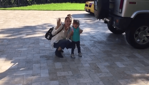 "Bueno es la regla de la vida pero qué rápido pasó 😧. Por eso debemos de apreciar cada momento ya que nuestros peques crecen en un instante", comentó en ese entonces Cristy Bernal.