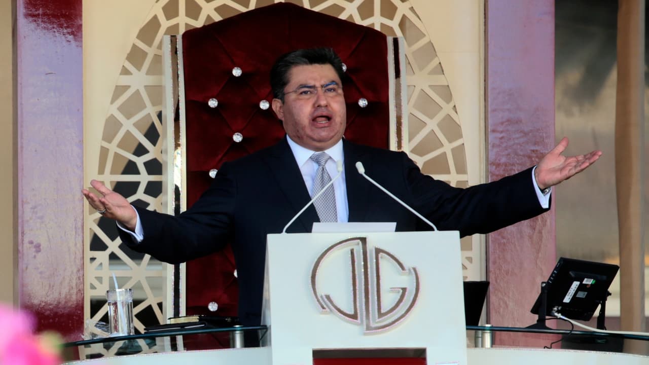 Miles de mensajes de las "víctimas" de Naasón Joaquín que no leyeron los fiscales: un tropiezo previo al juicio