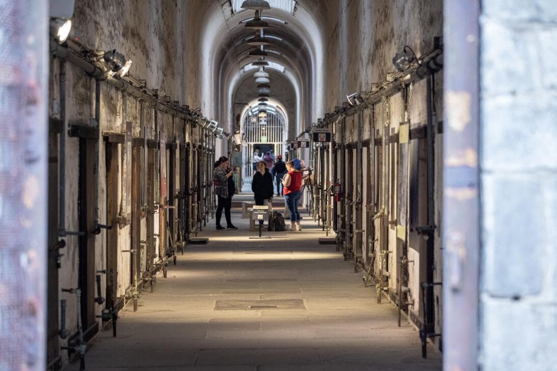 4. 
<b>Haz turismo urbano</b>. Filadelfia tiene mucho que ofrecer a locales y visitantes, y el feriado del Día del Trabajo es la excusa perfecta para darte una vuelta por 
<b><a href="https://www.univision.com/local/philadelphia-wuvp/atracciones-filadelfia-durante-el-verano-2022-fotos">esa atracción del centro que aún no has visitado</a></b>.