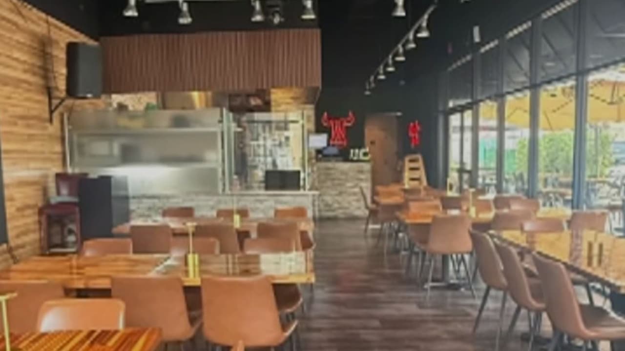 Dueño de restaurante cierra su negocio tras arrestos de ICE en Orlando