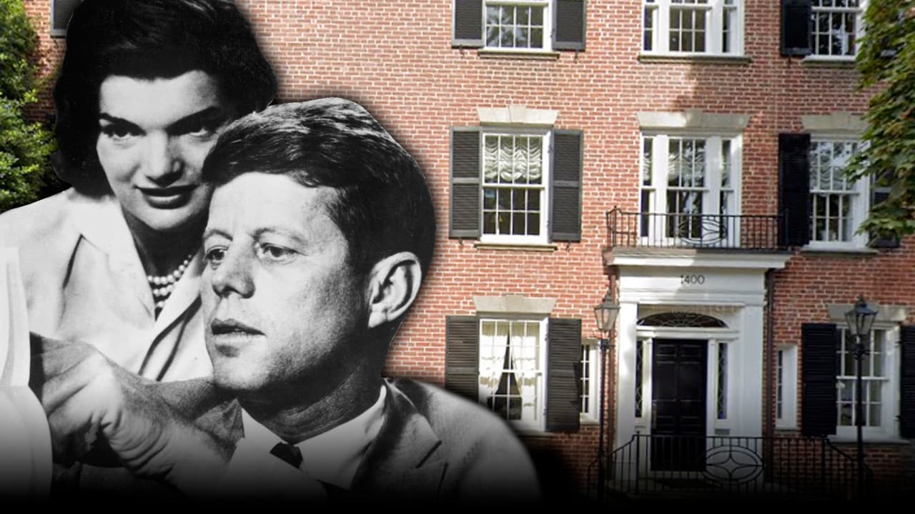 La mansión de casi 5,000 pies cuadrados en la que se conocieron John F. Kennedy y Jackie Bouvier ha sido vendida en 4 millones 200 mil dólares, según una información publicada en 
<i>New York Post</i>.