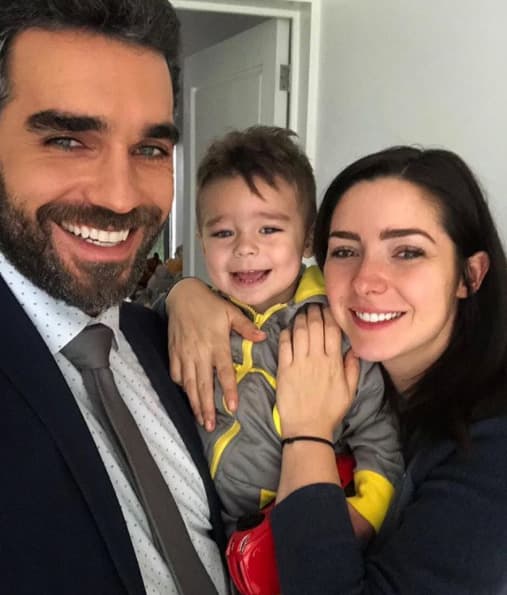 Además, los dos han confesado estar muy enamorados de su pequeño hijo quien, por cierto, ya es toda una estrella en redes sociales.