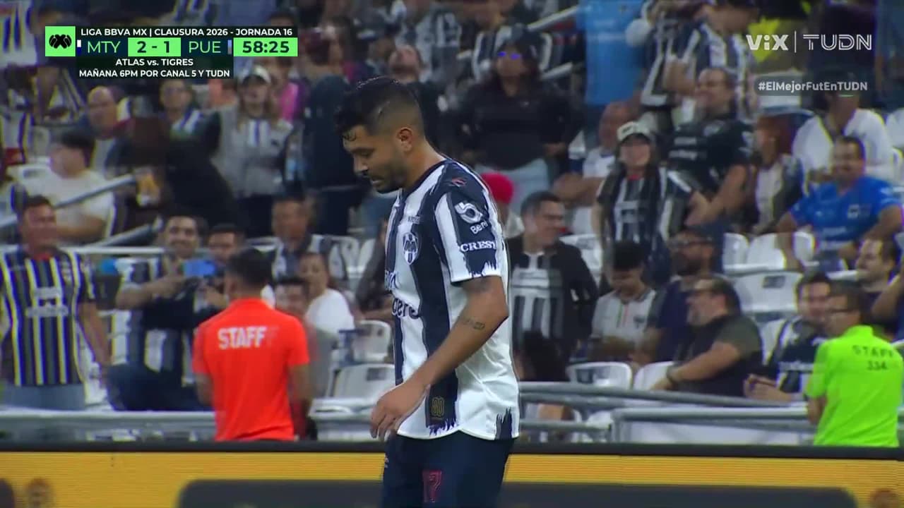 ¡'Tecatito' Corona hace un golazo en el Monterrey vs. Puebla y lo anulan por esto!