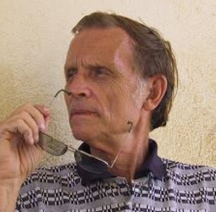 <h3 class="cms-H3-H3">Richard Jude Daschbach</h3>
<br>
<br>Con 84 años cumplidos, Daschbach 
<b><a href="https://www.interpol.int/es/Como-trabajamos/Notificaciones/Ver-las-notificaciones-rojas#2019-112634" target="_blank">es acusado de tres cargos de fraude electrónico. </a></b>
<br>
<br>Oriundo de Pensilvania, el fugitivo también cuenta con pasaporte de Indonesia. 
<br>
<br>