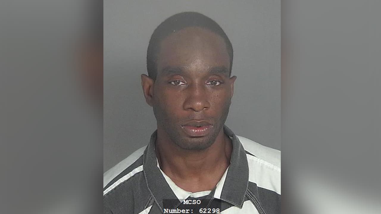 Jonathan Dean Smith es buscado por las autoridades por agresión sexual contra un menor.