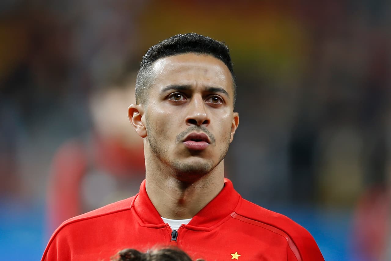 La salida de varios volantes de Bayern Munich podría beneficiar al Barcelona. El español Thiago Alcantara, que estaba tasado en 70 millones de euros, podría llegar por un valor menor al club catalán.