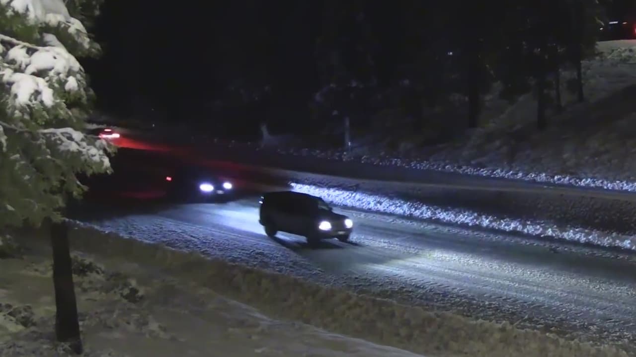 La nieve llegó a algunas zonas y aunque las autoridades piden no conducir si no es necesario, si debes agarrar el auto, es importante hacer algunas revisiones y seguir ciertas medidas de seguridad para evitar contratiempos o un accidente.