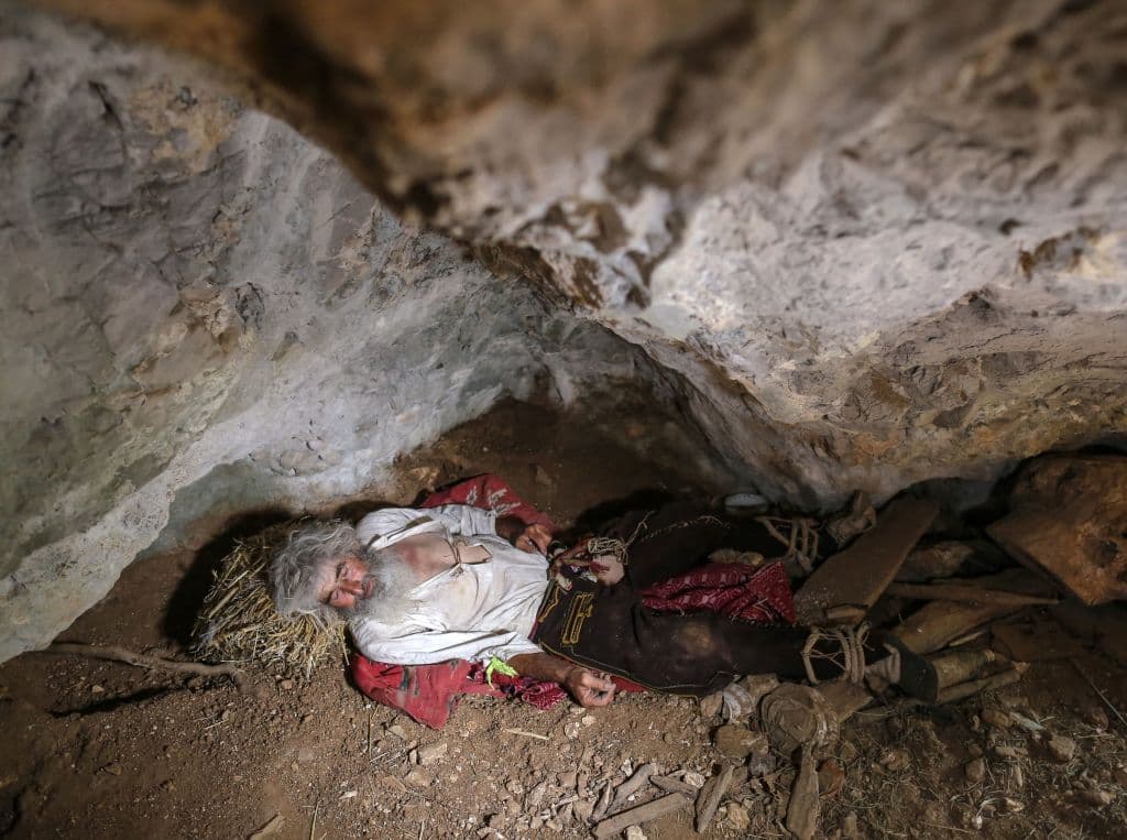 Cuando las vacunas estaban disponibles, se arremangó y se la puso. Petrovic dijo no entender las quejas que hacen algunos escépticos, y asegura creer en un proceso que busca erradicar las enfermedades.
<br>