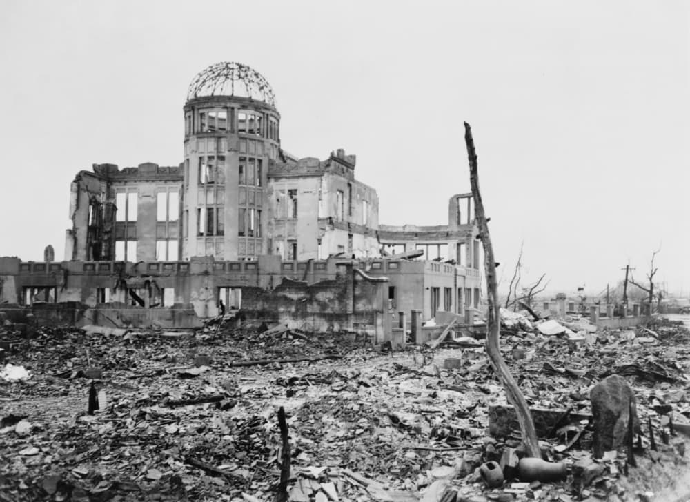Es significativo que Urano esté entrando retrógrado en Tauro en estos días en los que se cumplen precisamente 73 años del lanzamiento de las dos bombas atómicas en Japón, en Hiroshima el 6 de agosto y en Nagasaki el 9 de agosto de 1945.