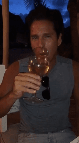 Dicha publicación también estuvo acompañada por la frase: "¡Luis Miguel, te amo hermano!".