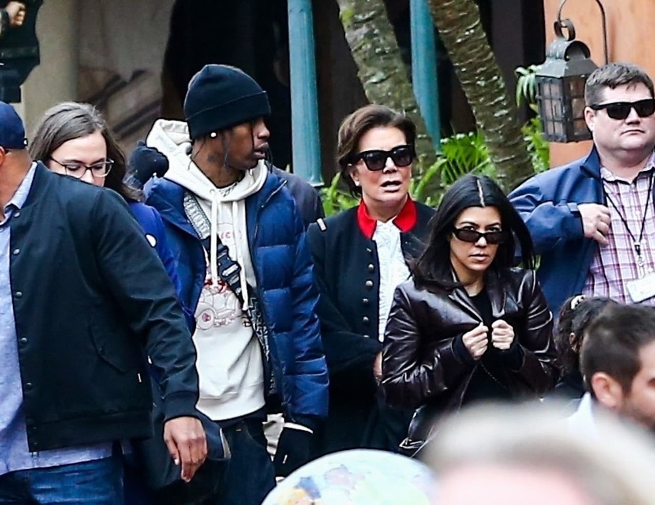 Fuentes de 
<b><a href="https://www.tmz.com/2020/01/22/kylie-jenner-and-travis-scott-together-just-before-stormis-birthday-disney/" target="_blank">TMZ </a></b>dijeron que Scott, de 27 años, se unió al plan de la visita a Disney World en el que también estaban otros miembros de la familia Kardashian Jenner. 
<br>