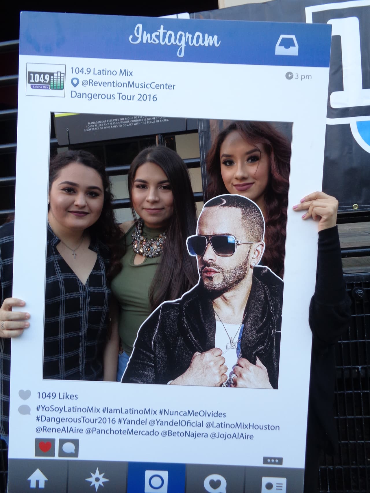 La explosiva gira del reggaetonero, 
<a href="http://www.univision.com/musica/conciertos/yandel-arranca-su-gira-dangerous-tour-en-san-juan-con-invitados-como-wisin-y-j-balvin">Dangerous Tour</a>, pasó por la 'Ciudad Espacial' y radioescuchas de Latino Mix 104.9 tuvieron la oportunidad de conocer a Yandel.