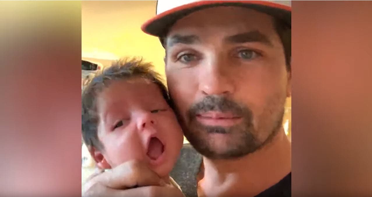 En medio de estos objetos religiosos se encuentran las 
<b><a href="https://www.univision.com/famosos/ferdinando-valencia-y-brenda-kellerman-le-dan-el-ultimo-adios-a-su-bebe-dante">cenizas de Dante</a></b>, quien falleció el pasado 3 de agosto a los tres meses de nacido.