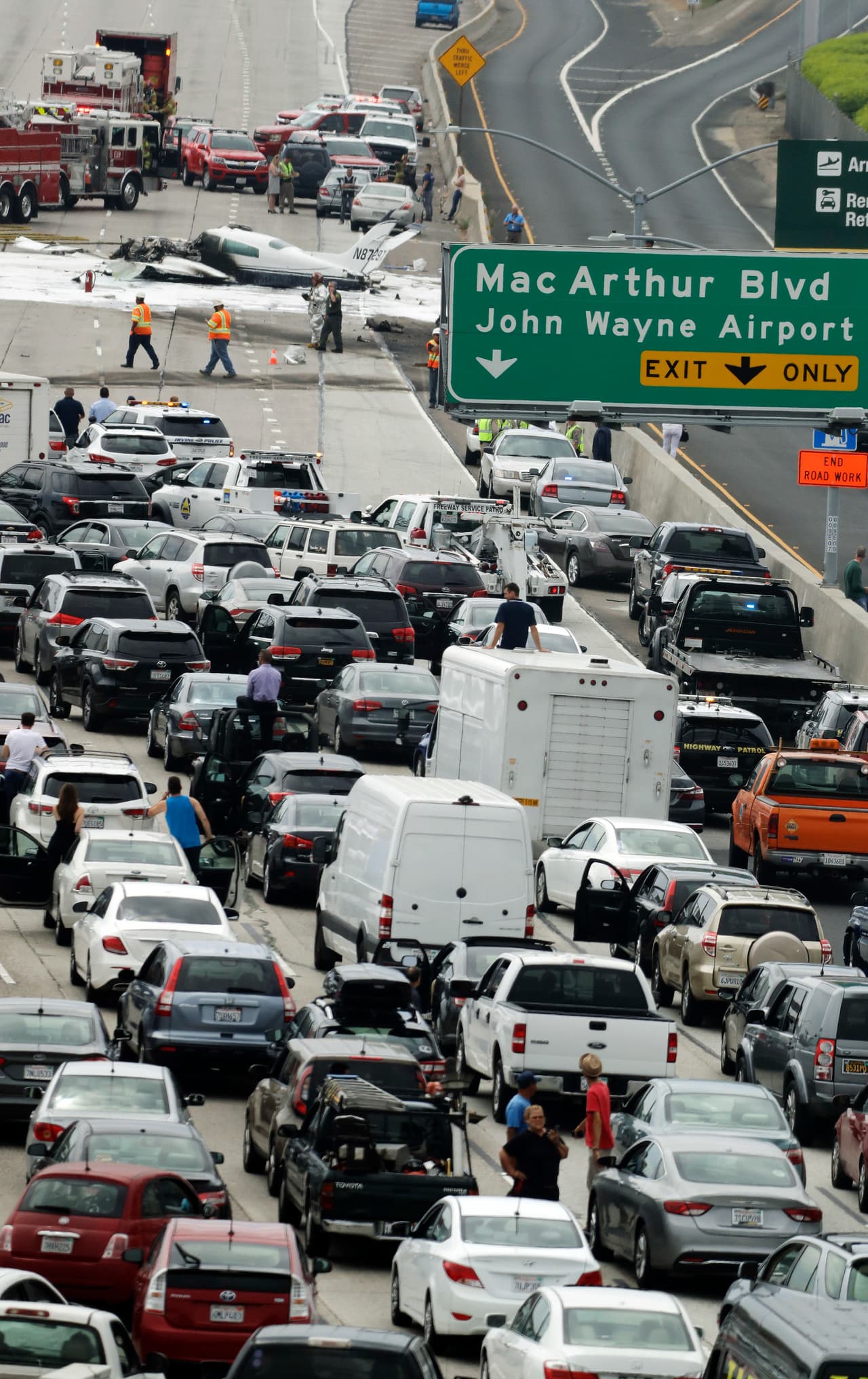 Aunque las autoridades todavía no han verificado cuántas personas más sufrieron lesiones a raíz del choque, por el momento no ha reportado ningún fallecido.